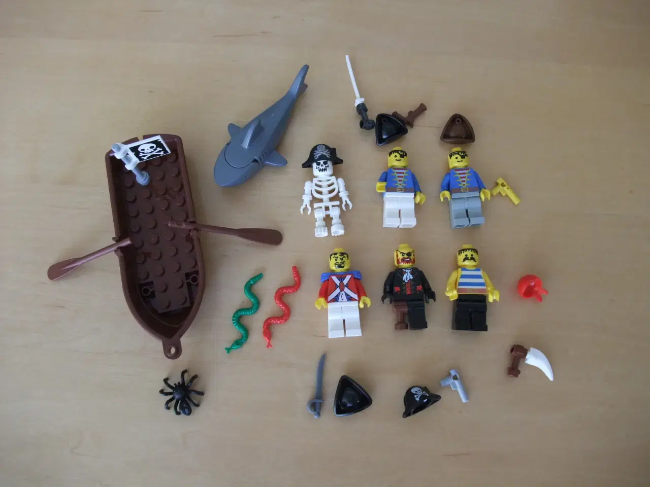 Billede 5 - Lego Pirates Figurer+Tilbehør 