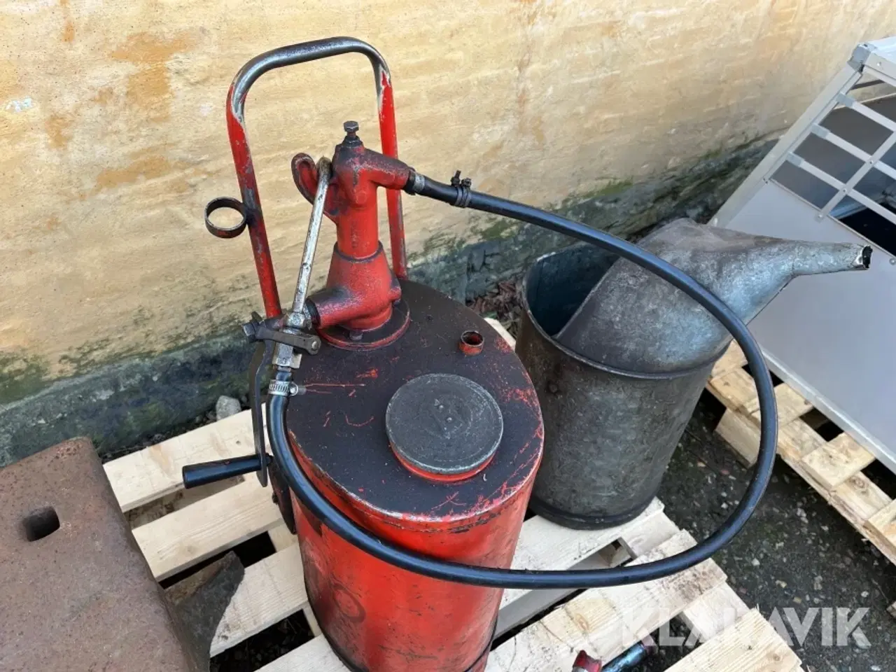 Billede 12 - Oliekande oliepumpe håndpumper og Ambus samlet lot