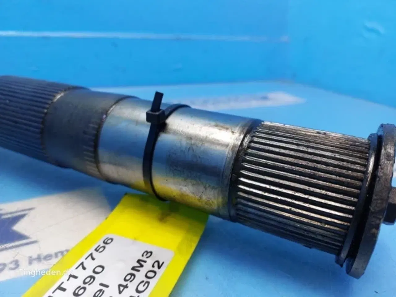 Billede 2 - Massey Ferguson 690 Vuggeaksel 899149M3