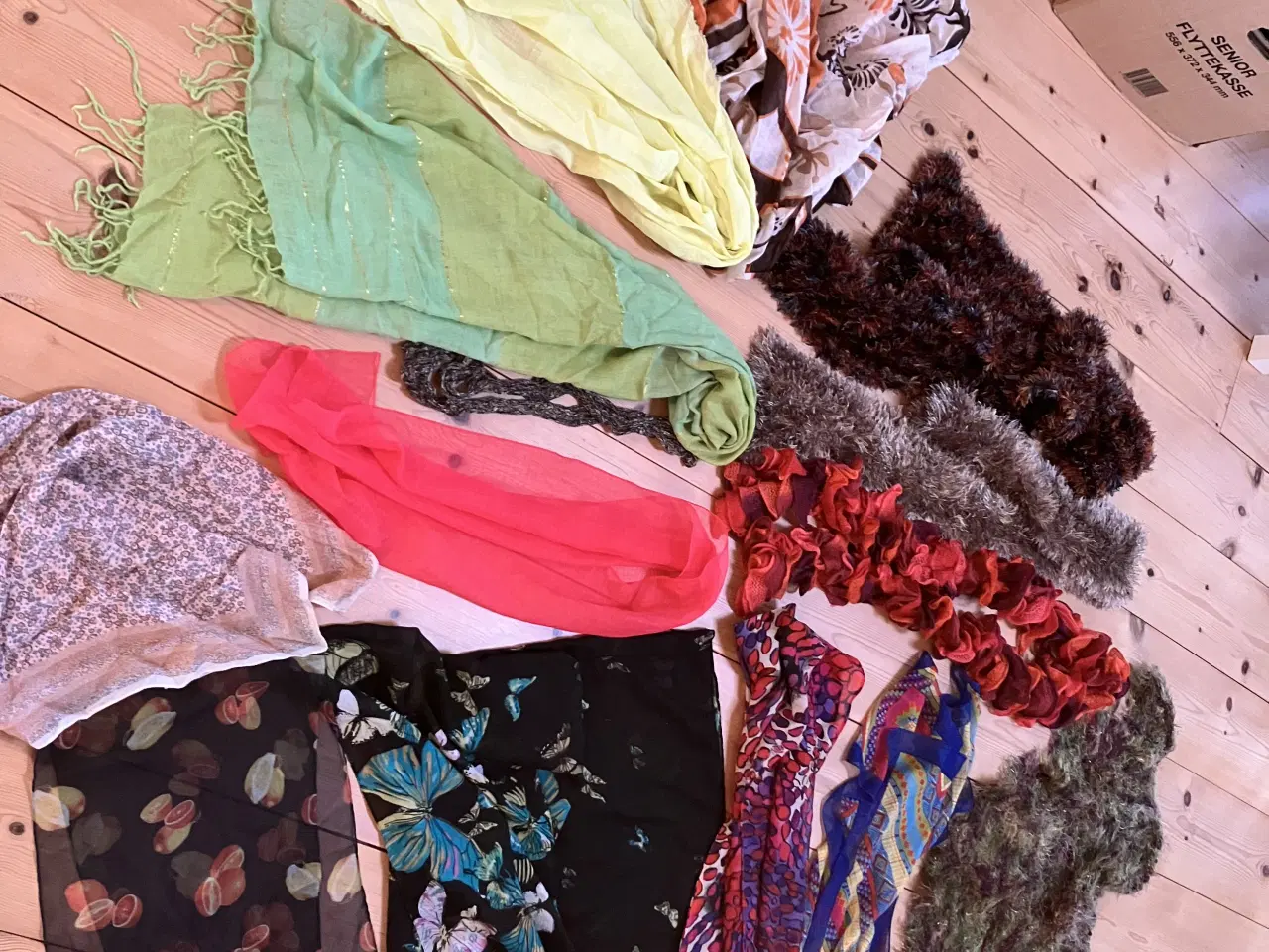 Billede 1 - 14 blandede tørklæder