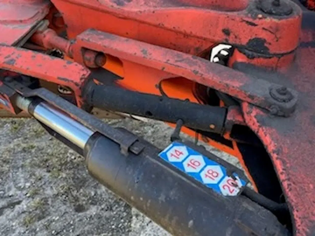 Billede 12 - Kuhn vario 120. 4 furet vendeplov