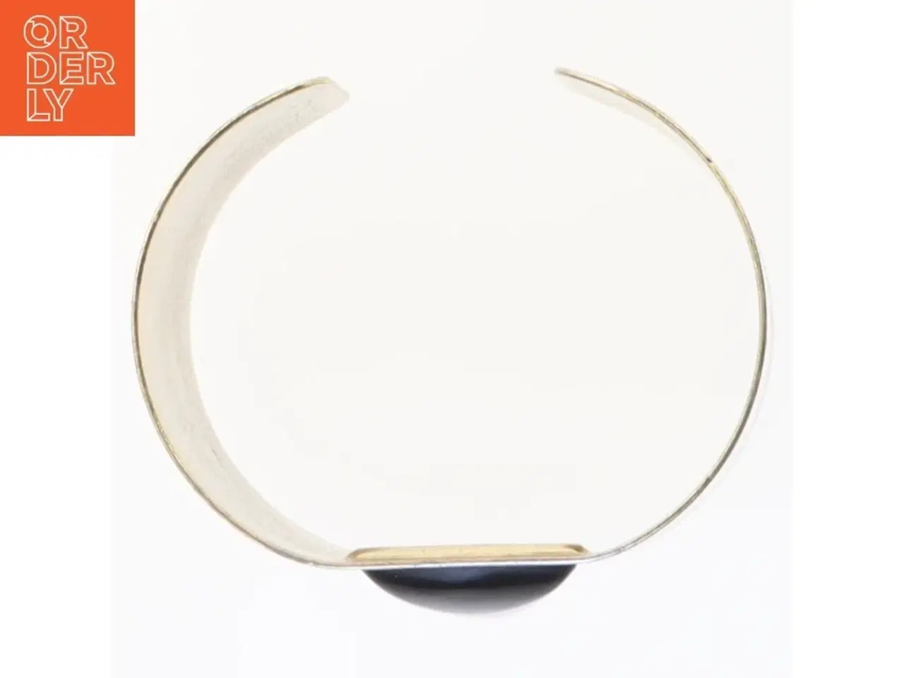 Billede 2 - Armbånd i guldtonet metal med sort indlæg (str. 8 cm)