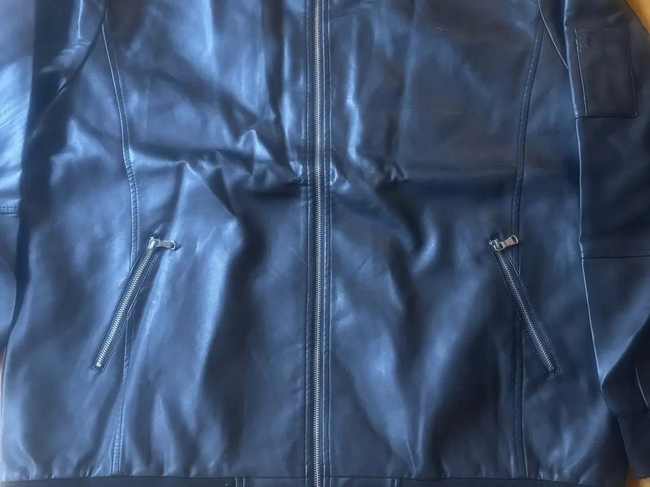 Billede 3 - Læder jakke til herre hel ny