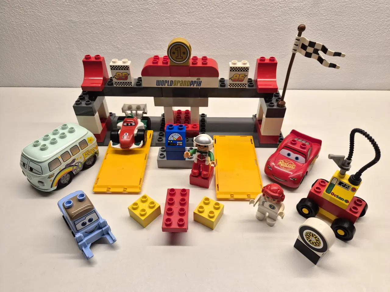 Billede 1 - Duplo Disney Pit Stop