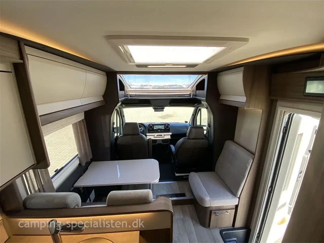 Billede 7 - 2024 - Kabe Novum X 750 LGB   Kabe Novum X 750 LGB model 2024 kun kørt 6.000 km kan nu ses hos Camping-Specialisten