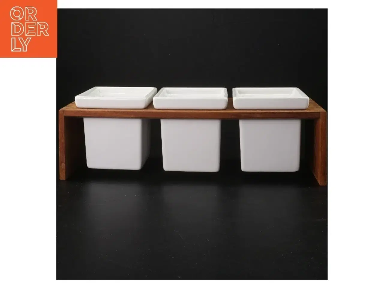 Billede 1 - Skål sæt med 3 beholdere og trækstand (str. 33x11 cm)