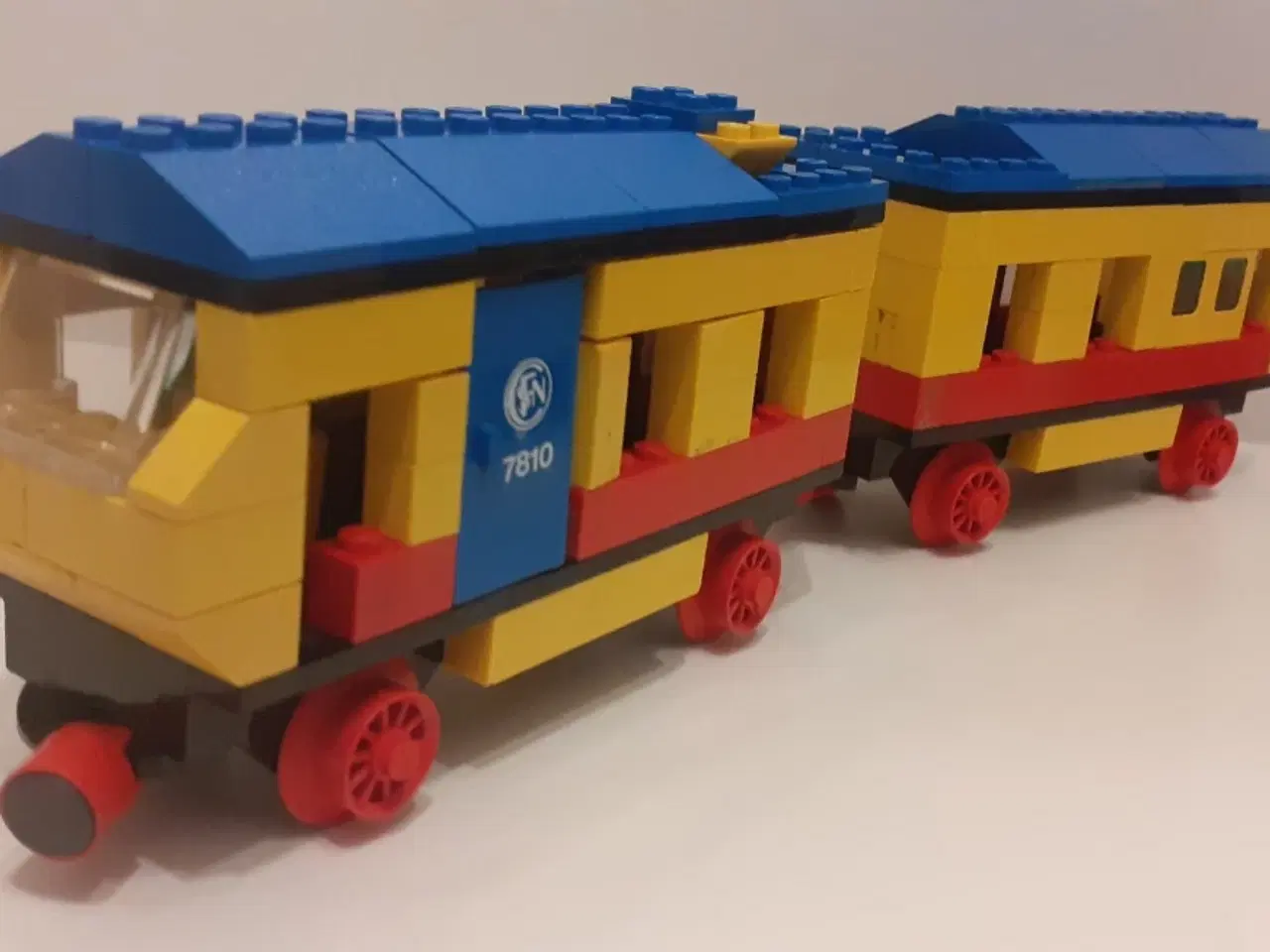 Billede 4 - LEGO tog, stor kranbil, motorenhed med hjul m.m.