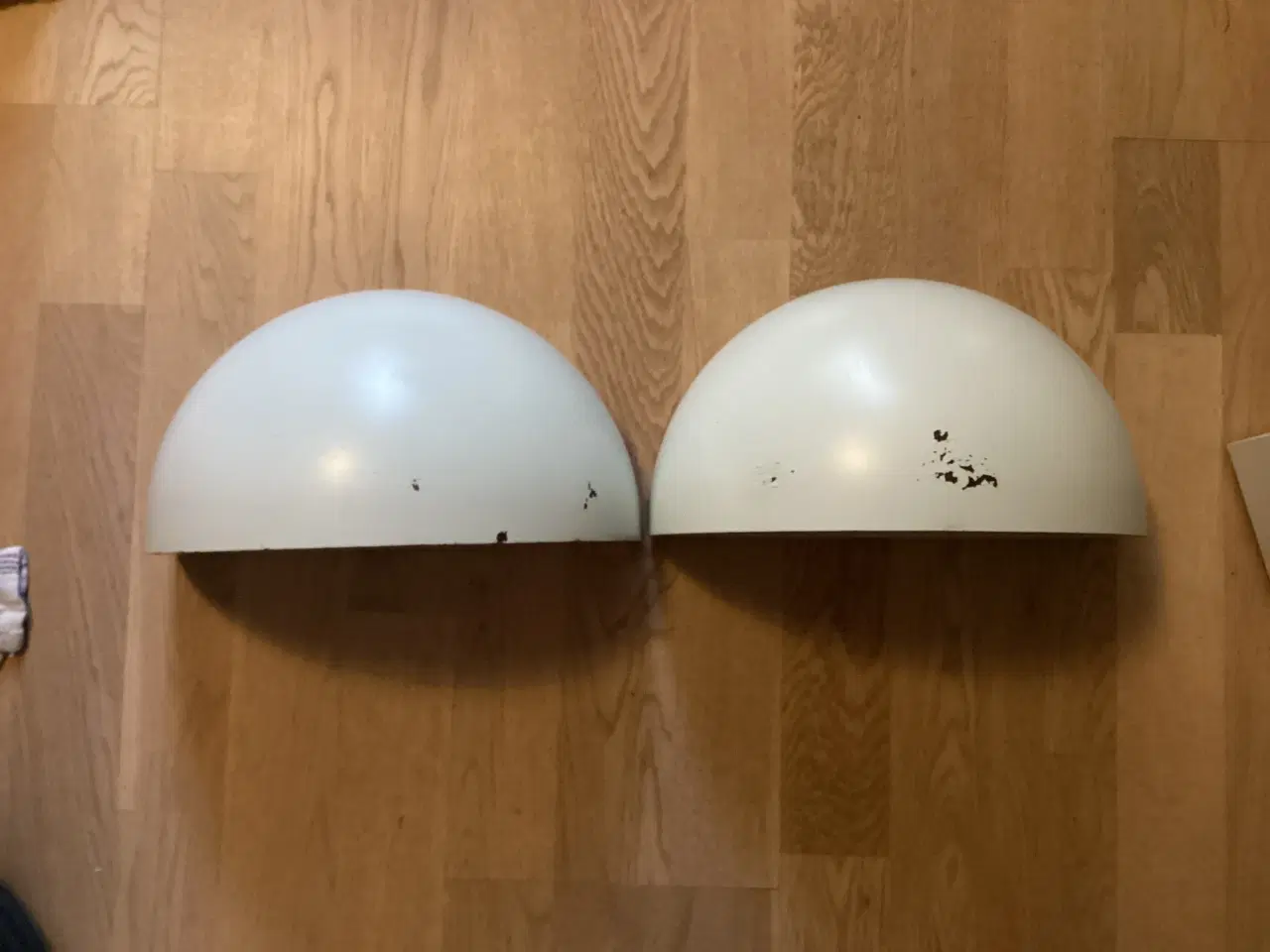 Billede 2 - 2 Originale hvide Quarto væglamper fra Focus Light