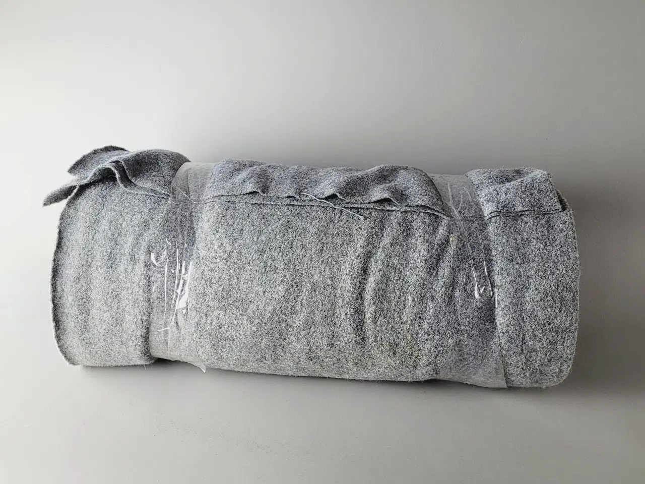 Billede 4 - ⭐️· Kæmpe Rulle Tyk Grå Filt