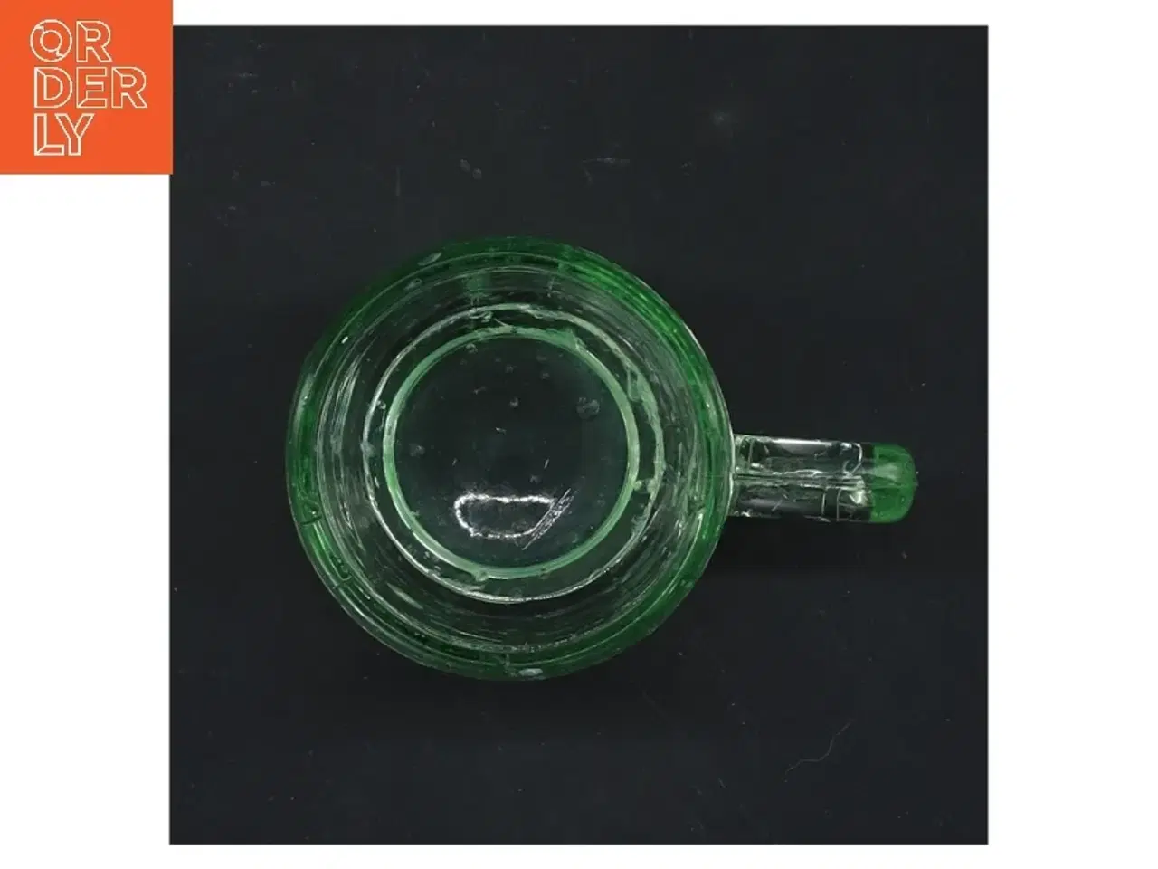 Billede 3 - Vintager grøn glaskrus med egerndekoration (str. Ø 5,5 cm længde 7,5 cm)