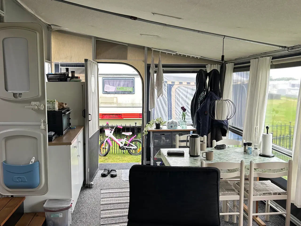 Billede 2 - Fastligger campingvogn med stor fortelt 
