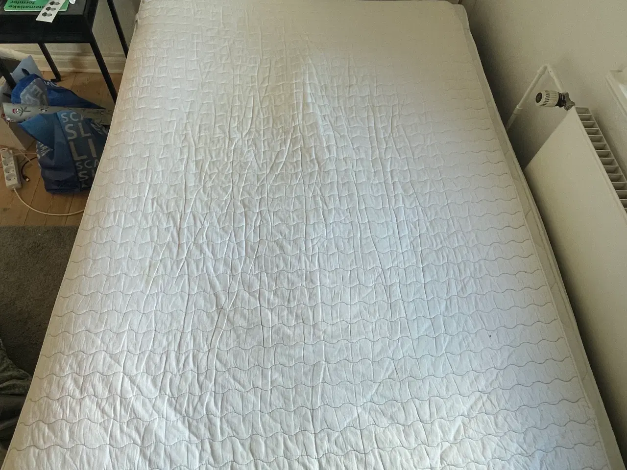 Billede 1 - Seng 140x200 cm