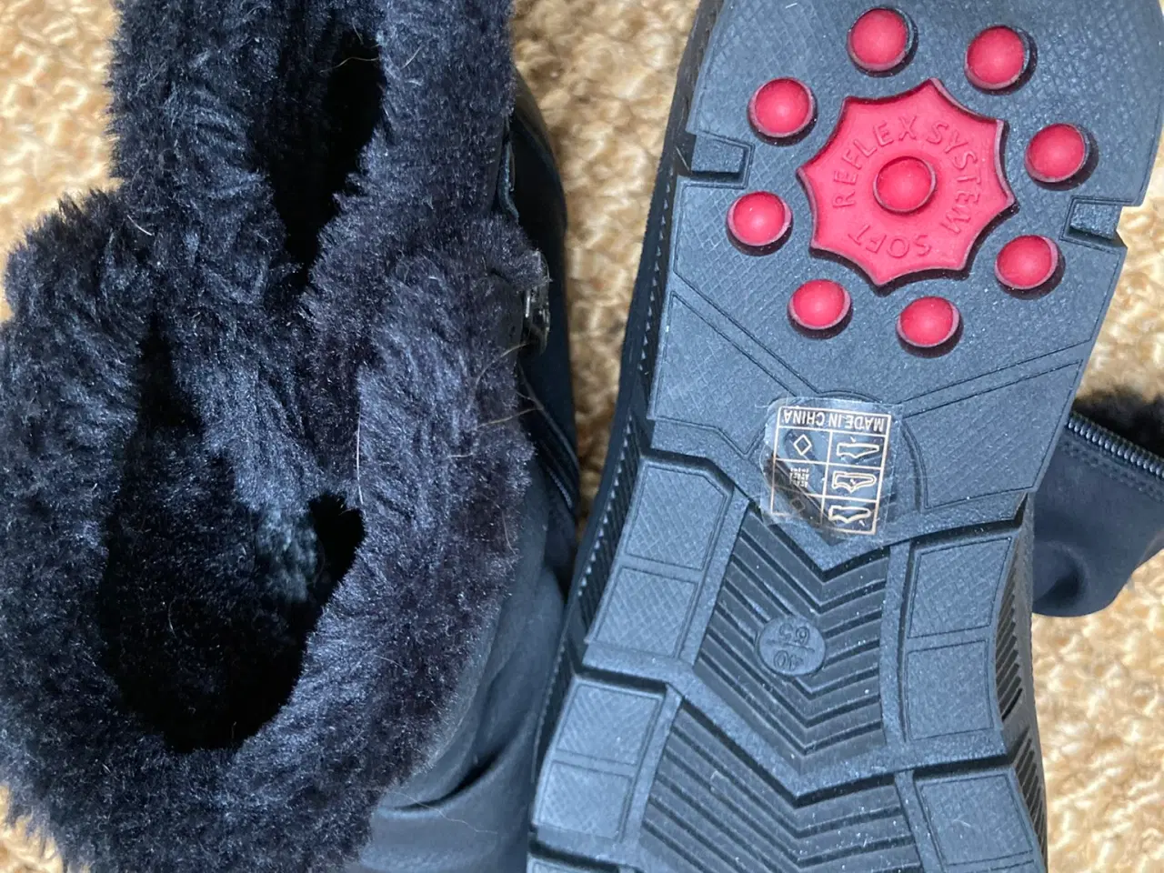 Billede 1 - Sort ankelstøvle - Soft walk plus fit  str. 40