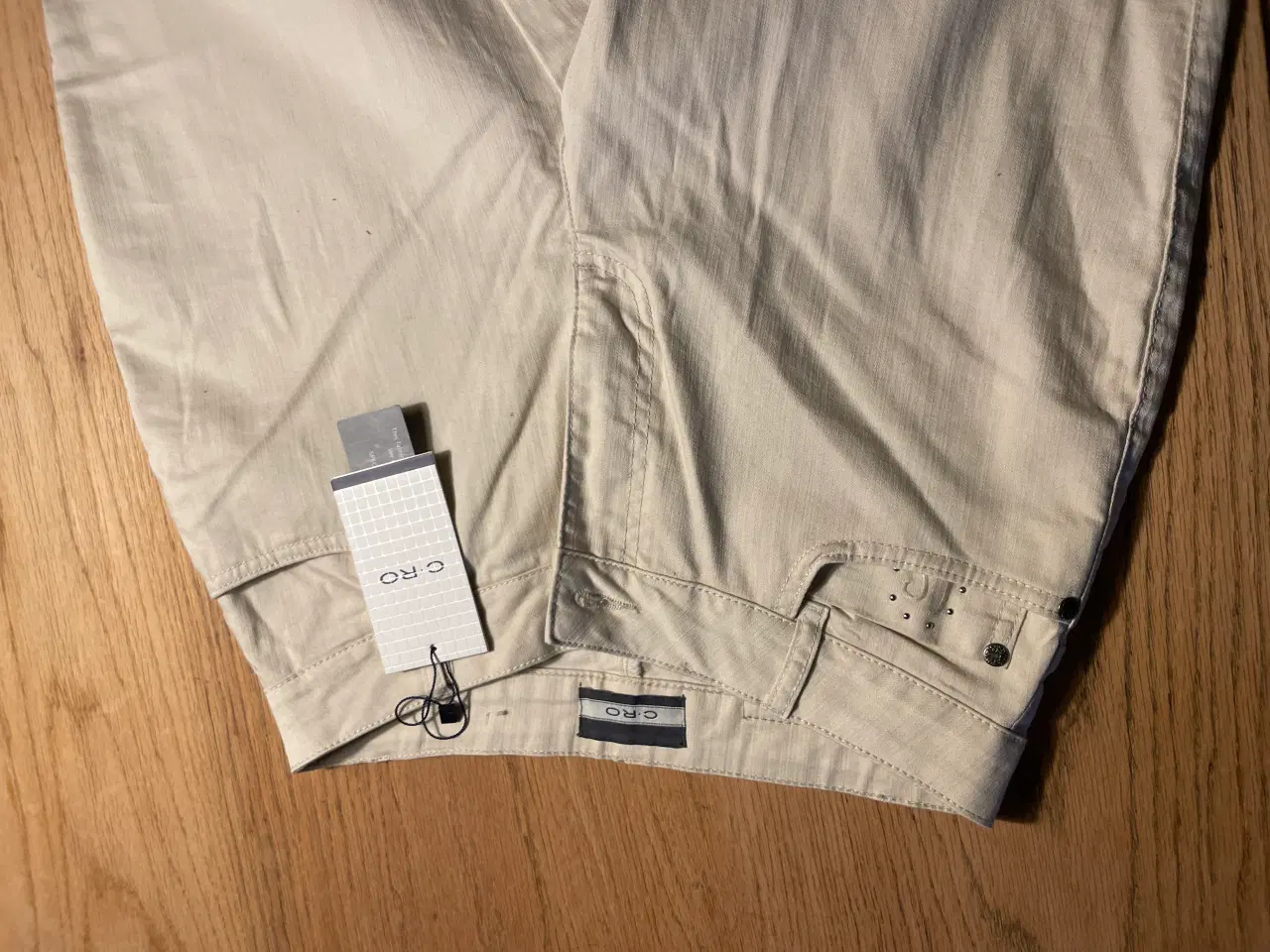 Billede 1 - Damebukser CRO str. 38