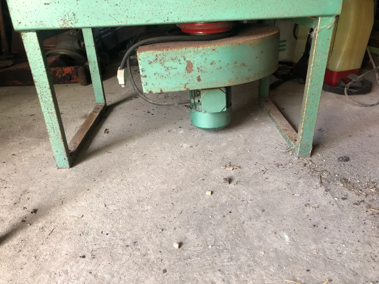 Billede 3 - Svejsebord med udsugning