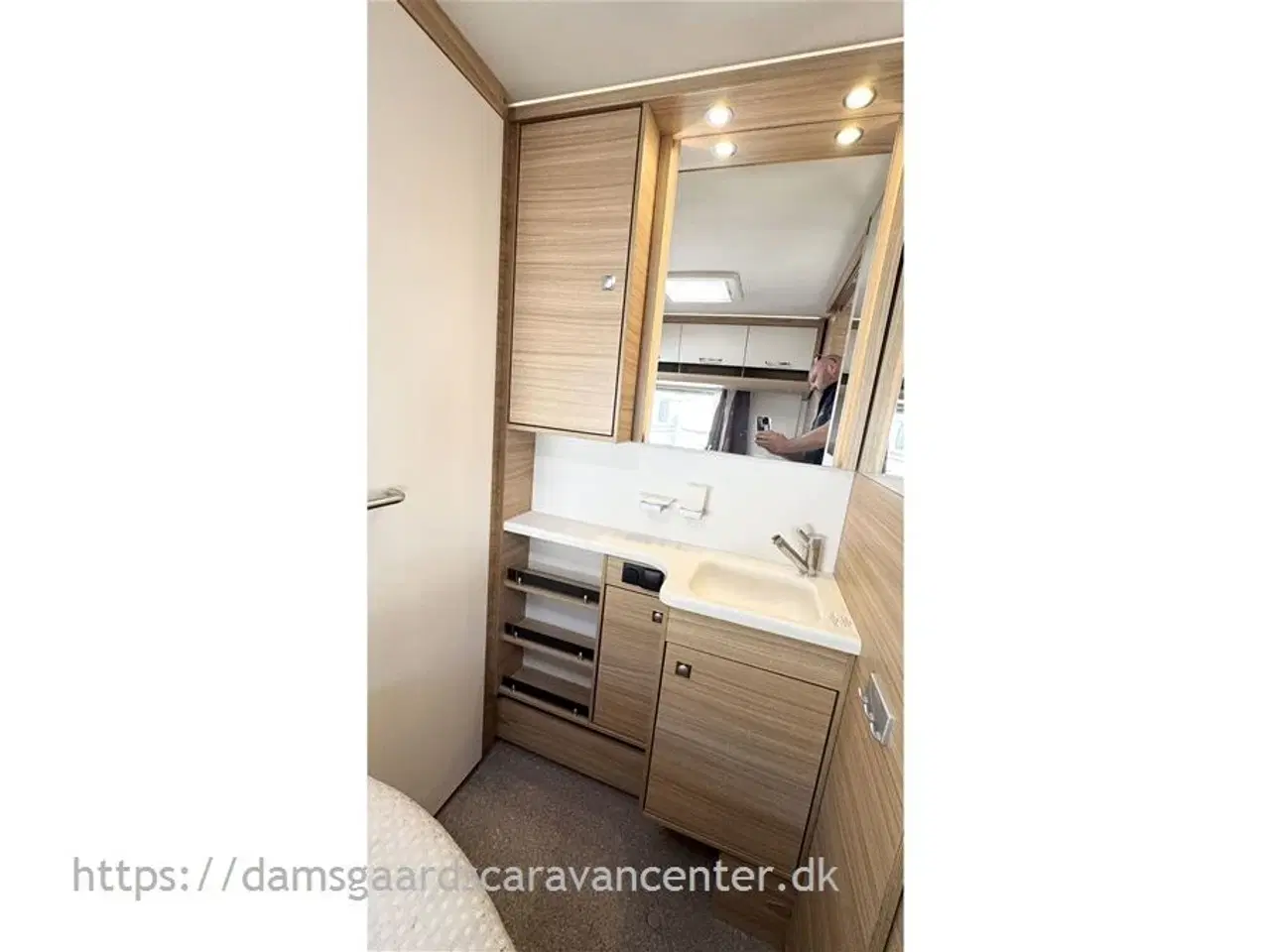 Billede 16 - 2019 - Dethleffs Camper 560 FMK   Dobbeltseng-Køjer-Gulvtemp.-Mover-Telt