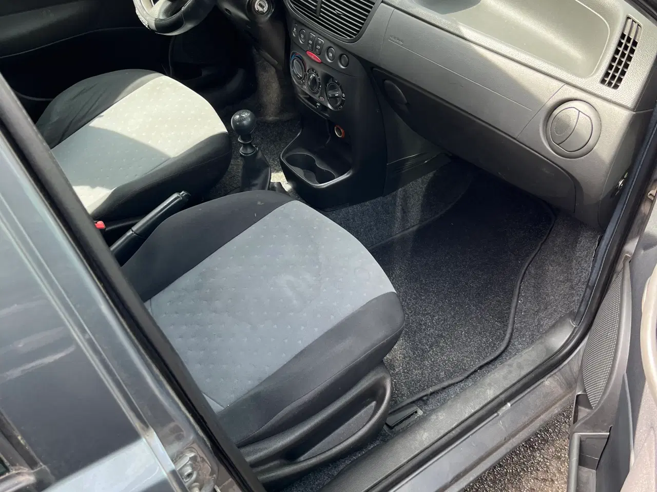 Billede 9 - Grå Fiat Punto 