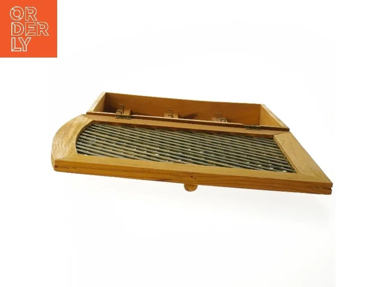 Billede 5 - Træ nøgleskab med gitterlåg (str. 26,5x20x4,5 cm)