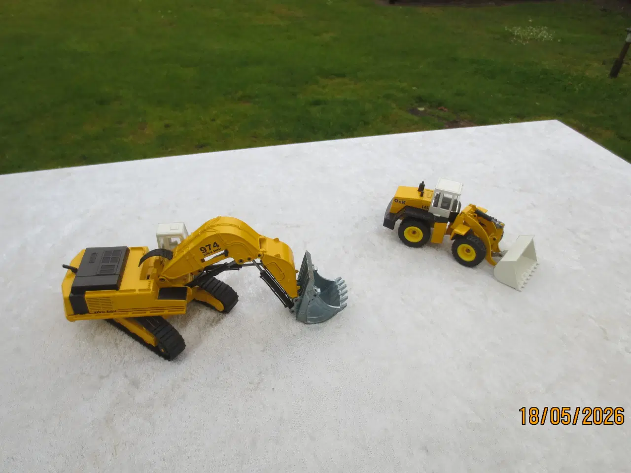 Billede 1 - 2 stk Modeltraktor Entreprenør maskiner O&K