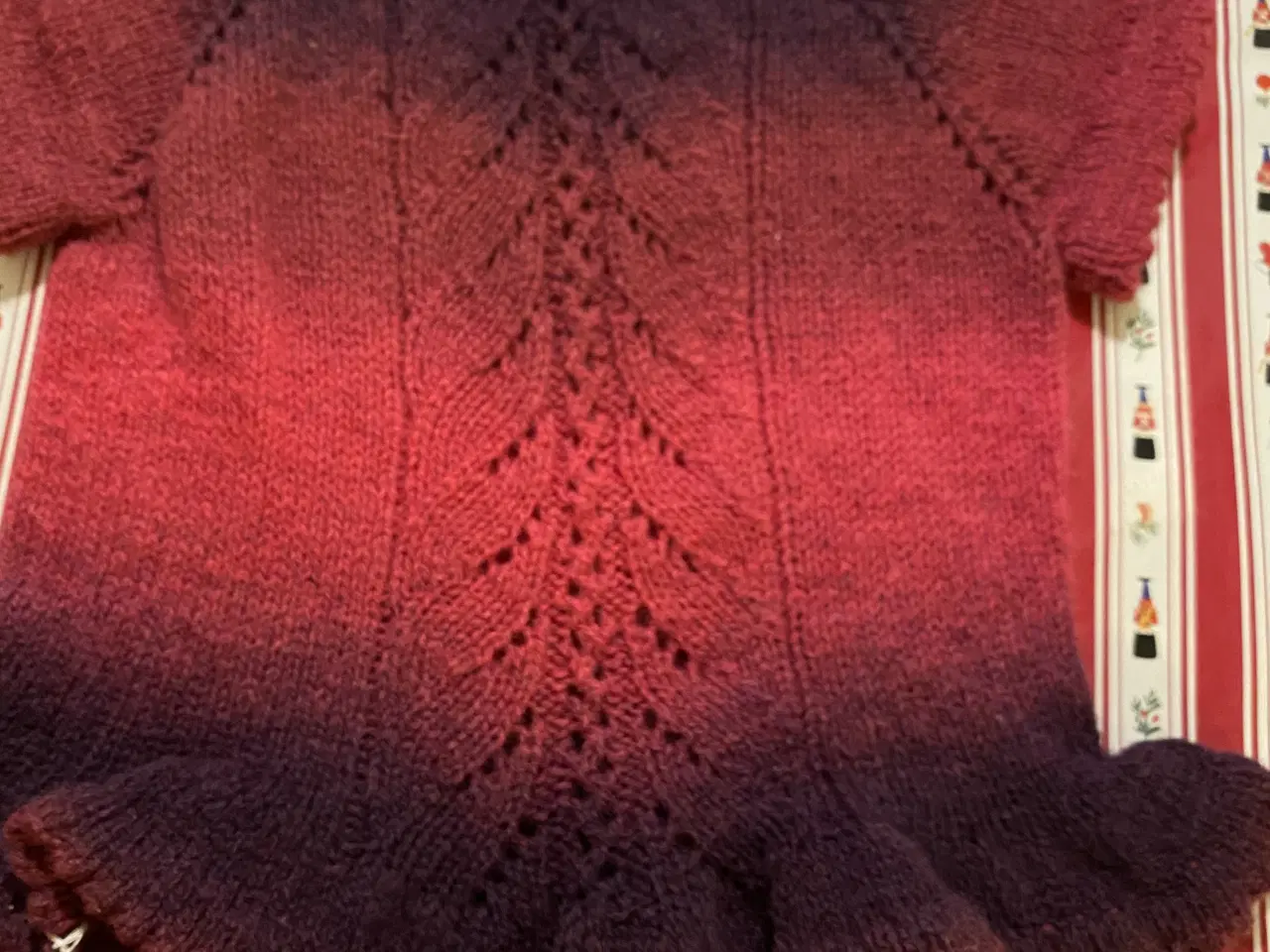 Billede 1 - Flot strikket babykjole