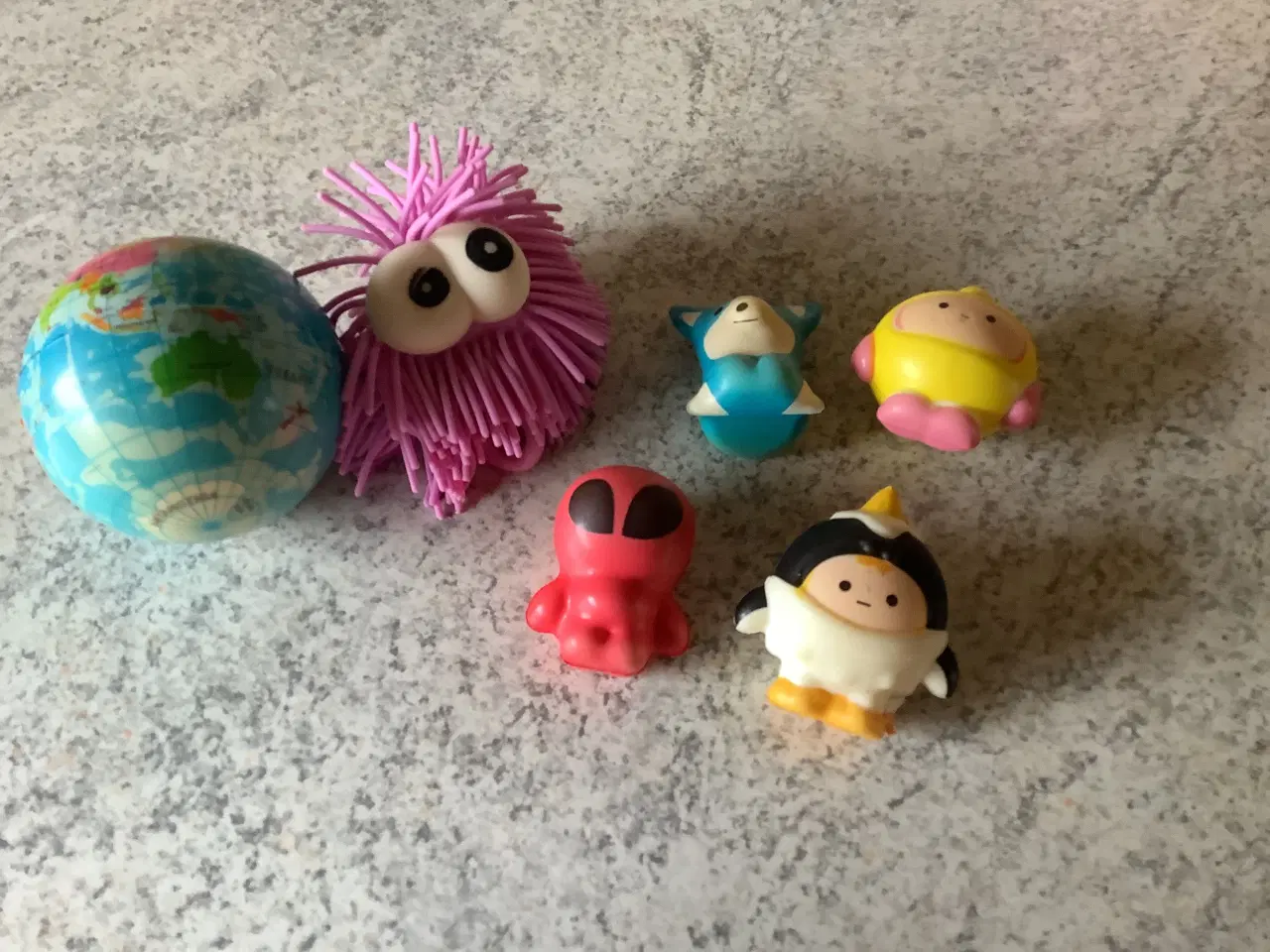 Billede 3 - Helt nye 6 små squishy figurer så bløde og lækre