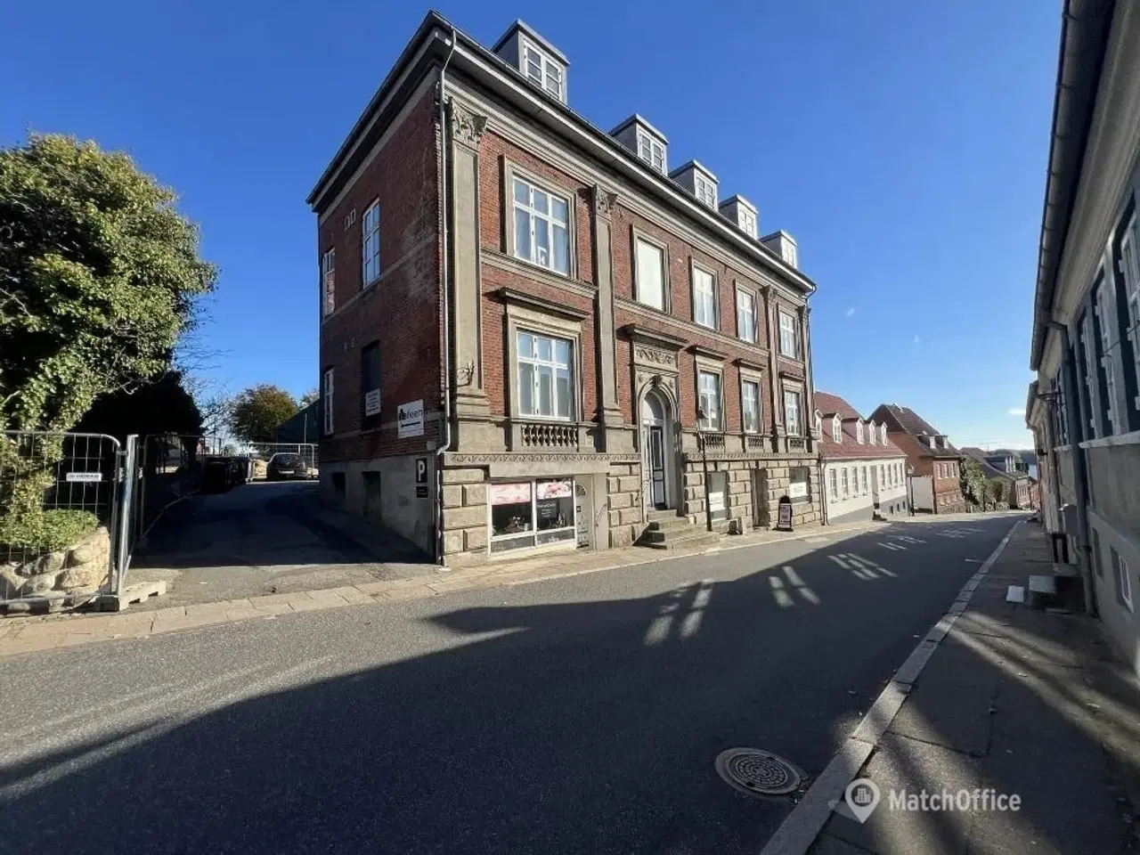 Billede 2 - Erhvervslejemål til kontor. klinik. butik m.m. - i alt ca. 120 kvm