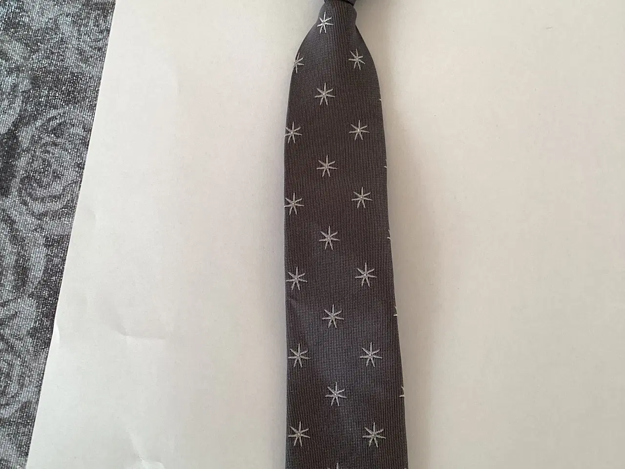 Billede 2 - Slips med hvide stjerner