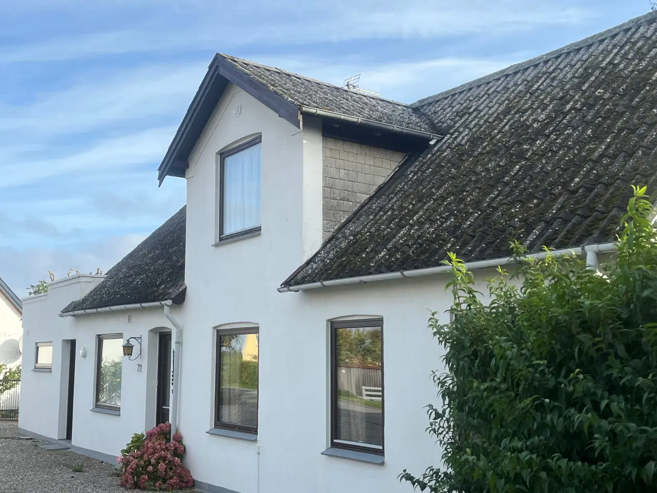 Billede 2 - Hus med udestue og brændeovn