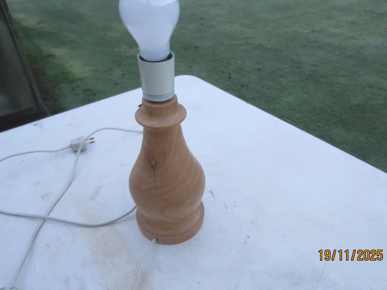 Billede 10 - 2 stk Bordlamper i Bøgetræ 