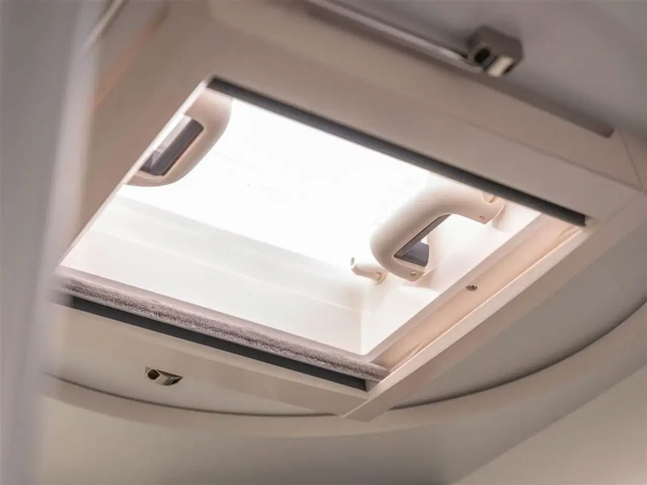 Billede 49 - 2025 - Benimar Tessoro 463 NK   Populær enkeltsengscamper