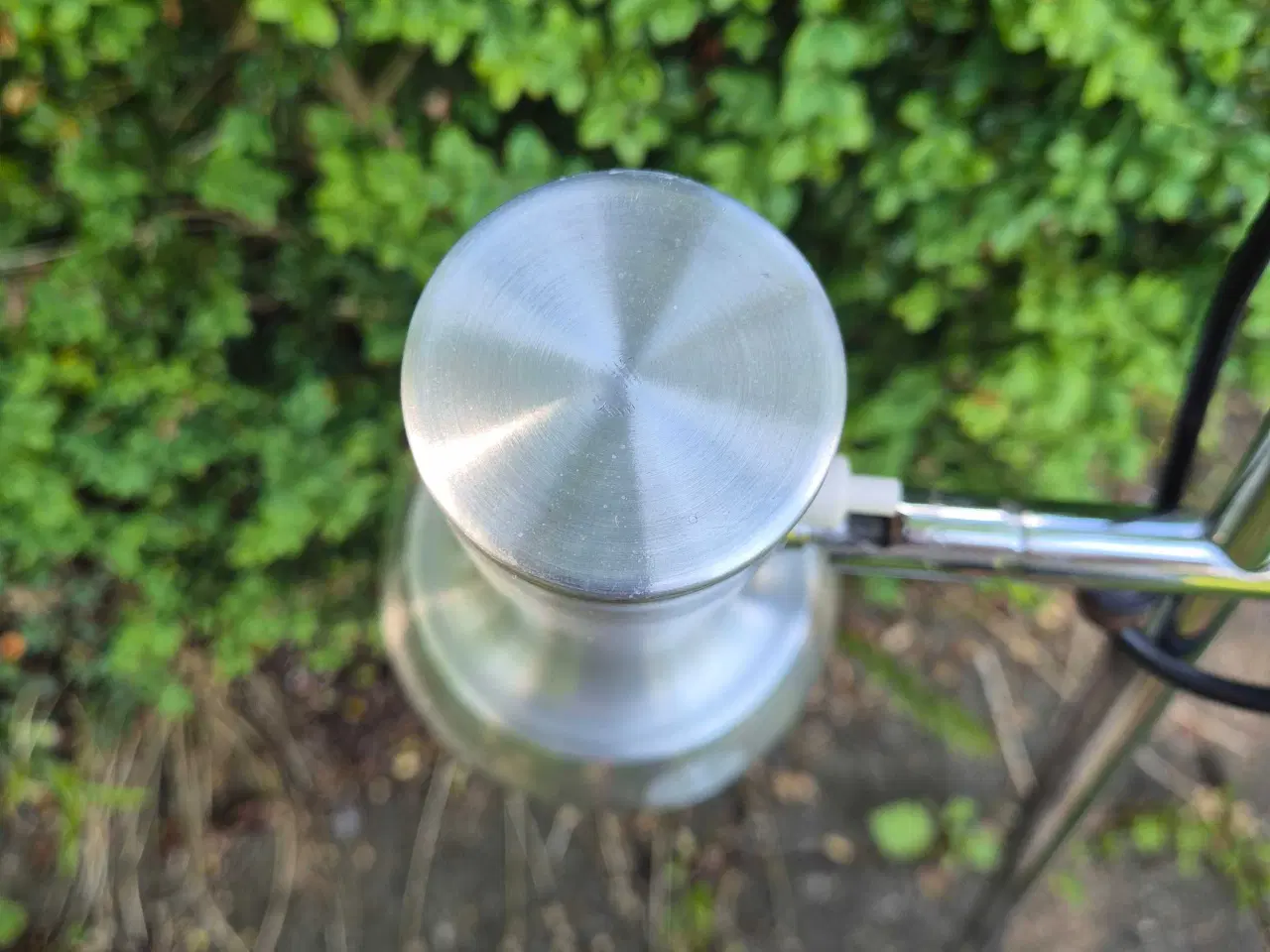 Billede 4 - Flot gulvlampe i alu og krom med serieforbundne sp