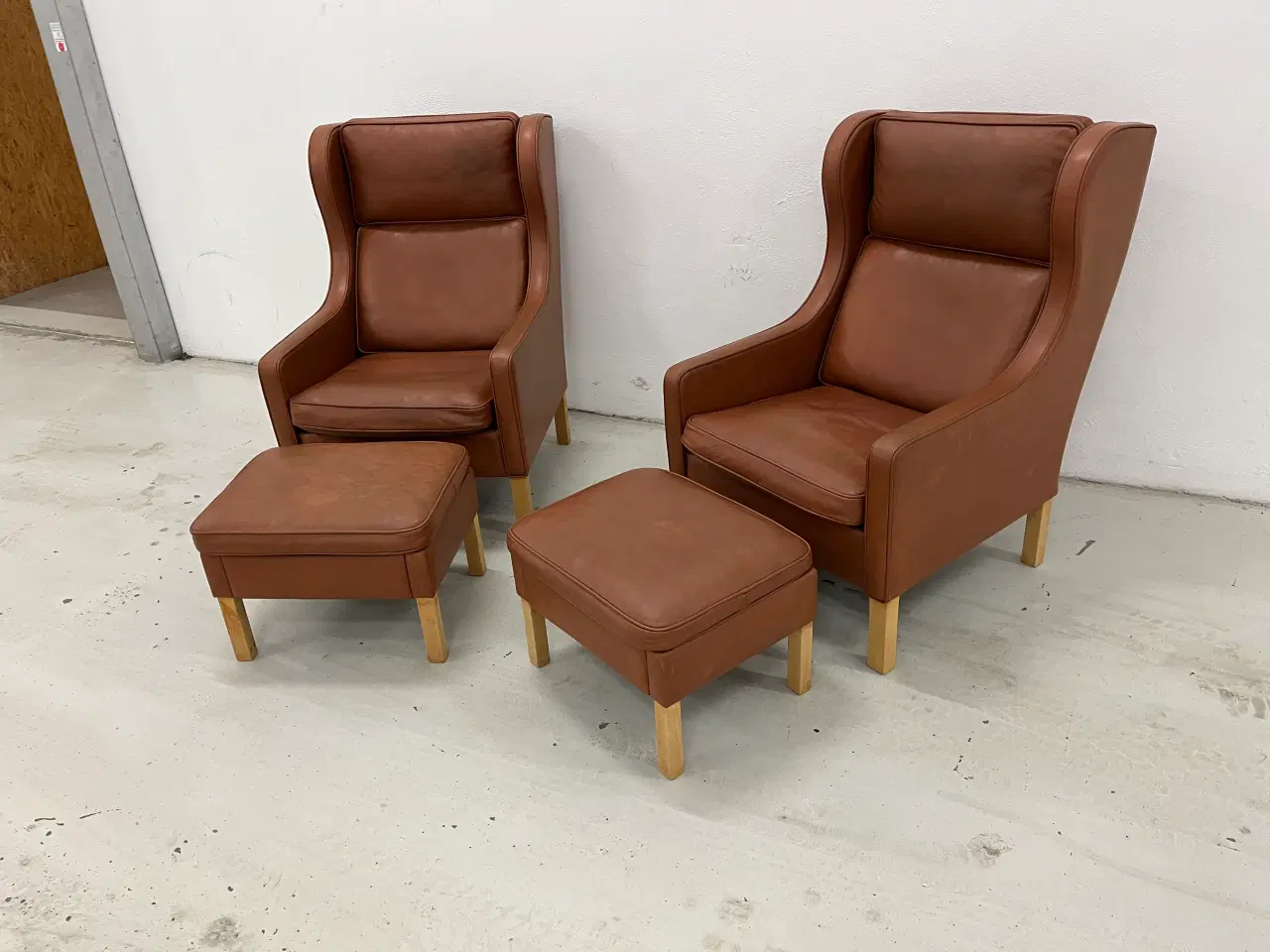 Billede 4 - Mogens Hansen MH195 Øreklapstole m/skamler.