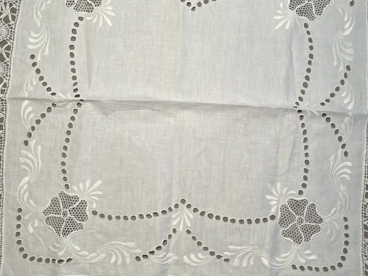 Billede 1 - Gammel pynte dug