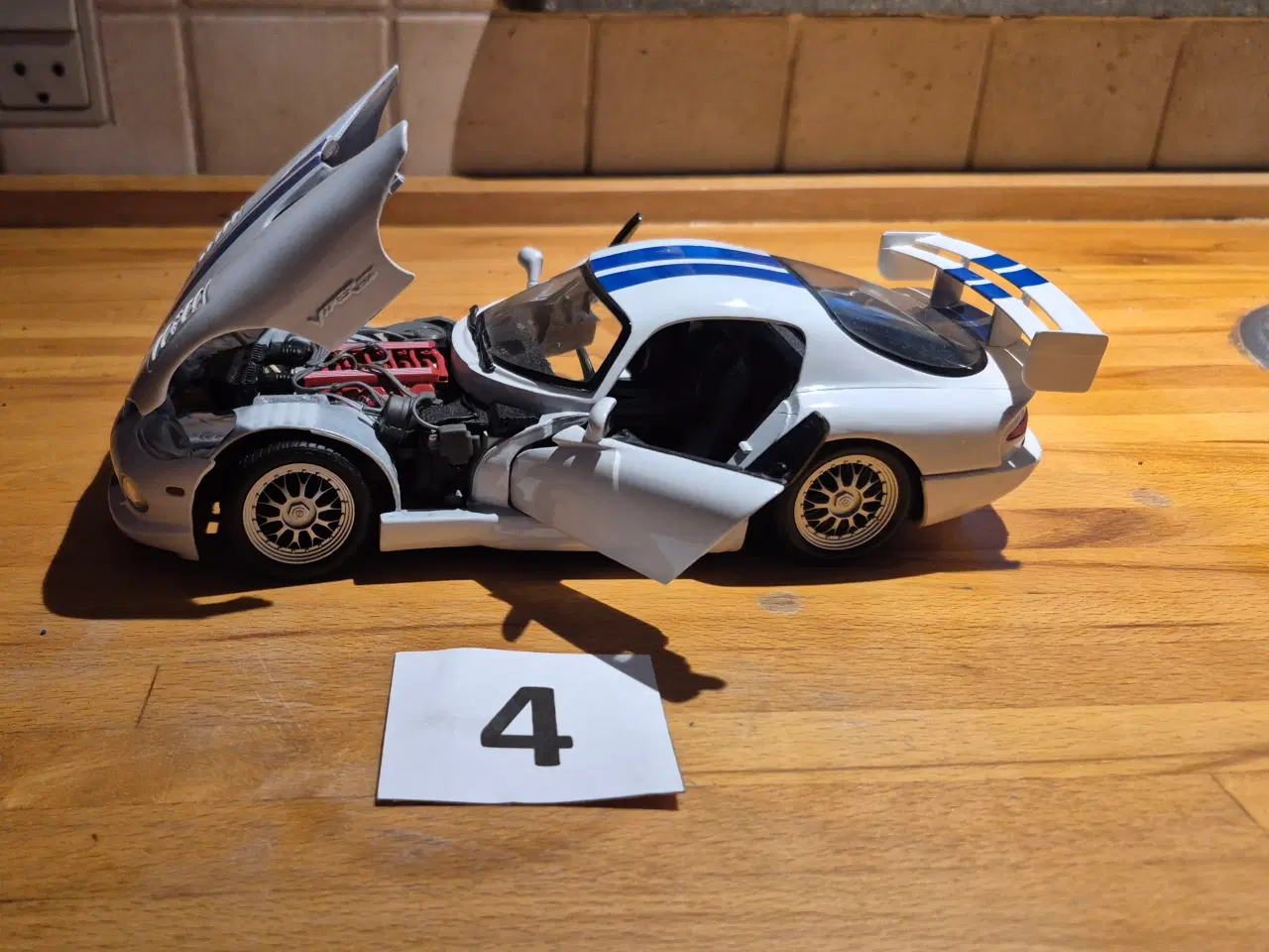 Billede 5 - Modelbiler bl. a. Blå Bugatti 1:18