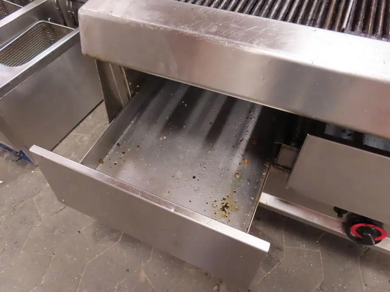 Billede 3 - Gasgrill med 2 blus