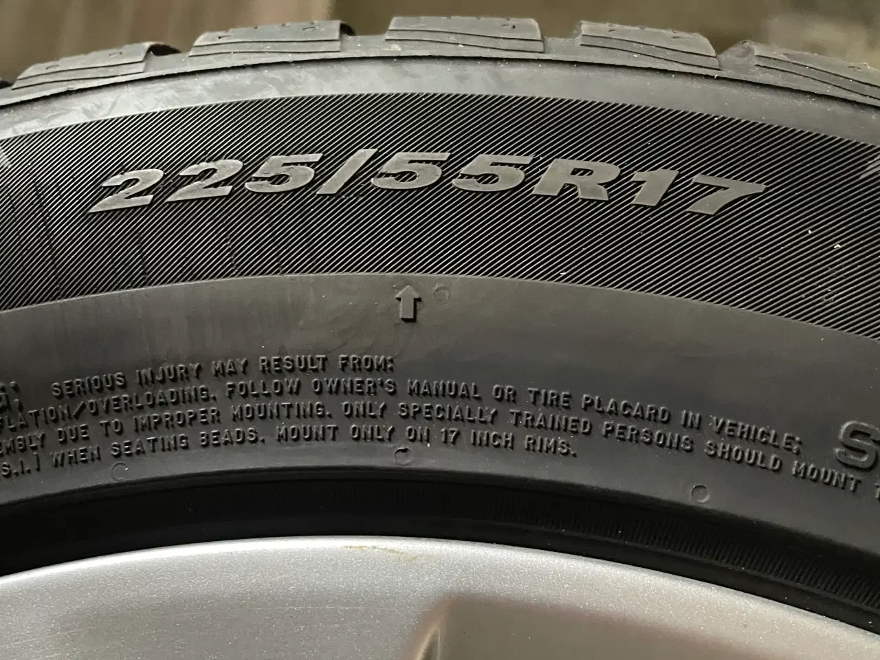 Billede 1 - 4 stk. fælge med nyere vinterdæk ca. 6 mm mønster,