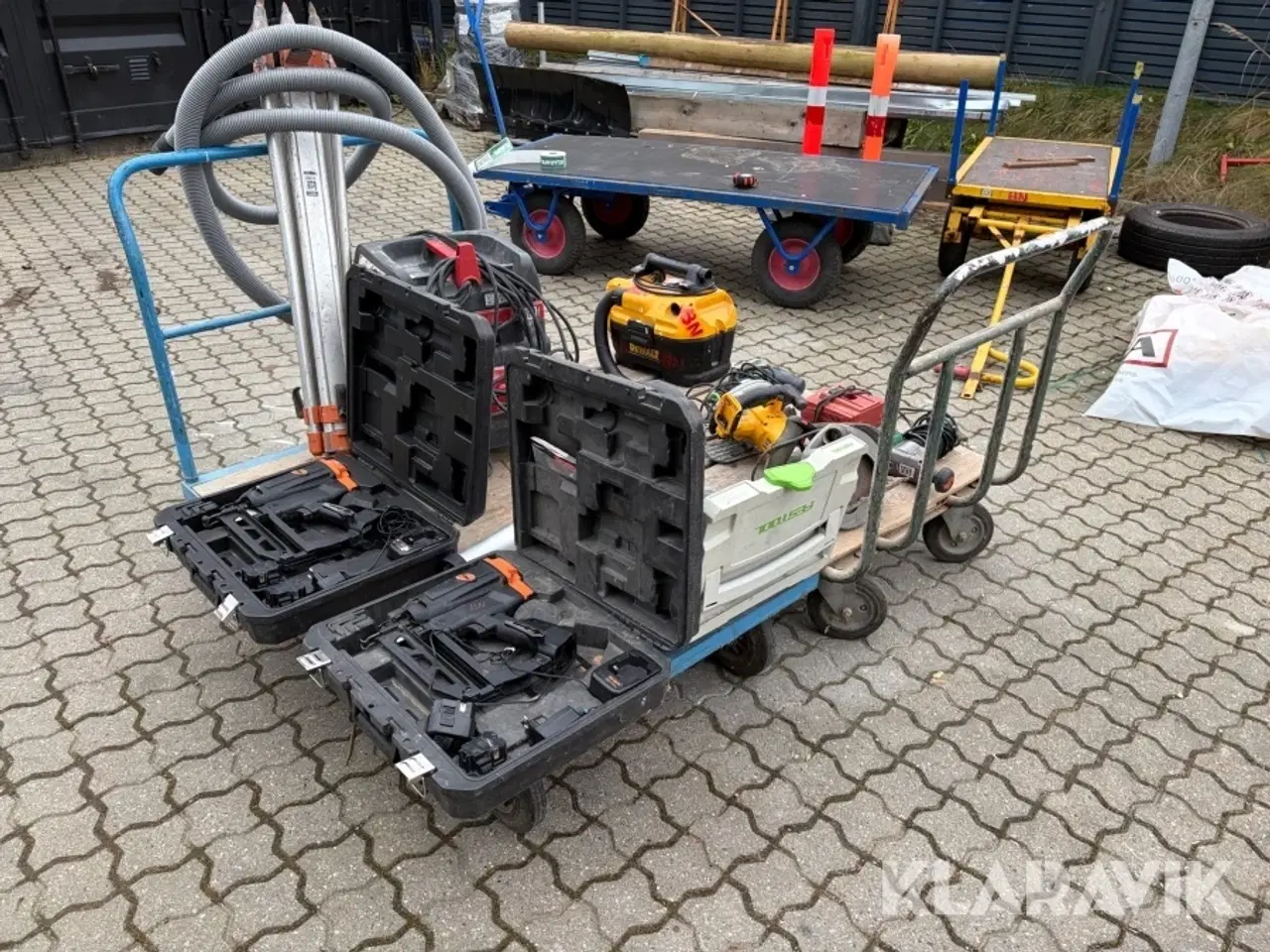 Billede 3 - Stort parti værktøj inklusiv vogne 2 styk.