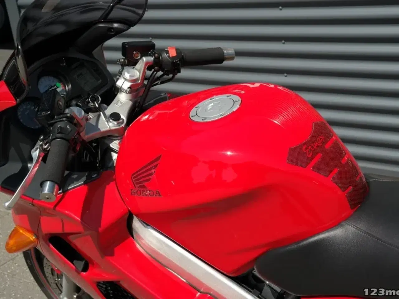 Billede 23 - Honda VFR 800 F MC-SYD       BYTTER GERNE