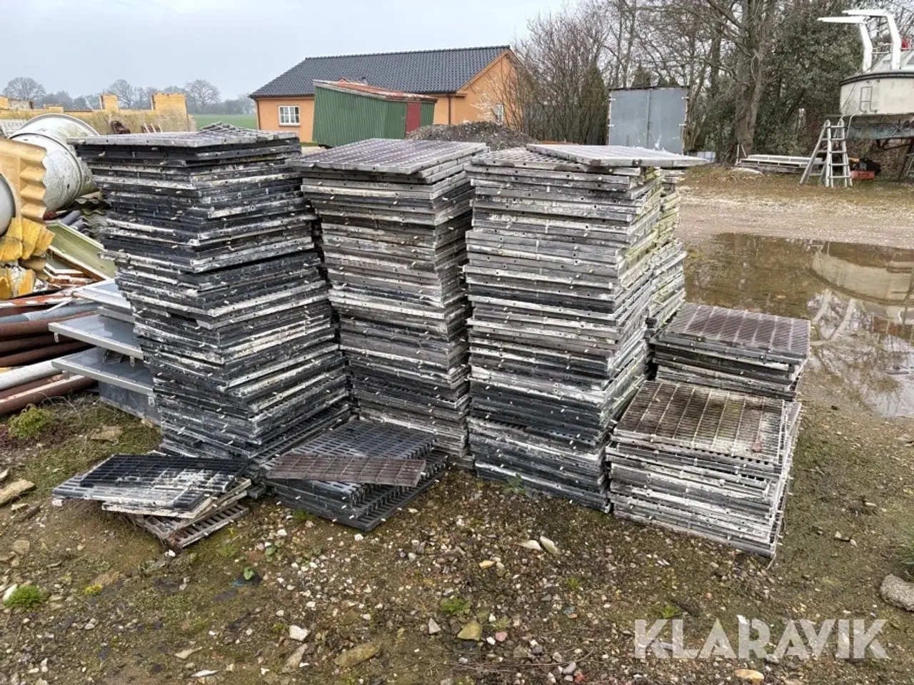 Billede 1 - Plastriste til svinestald, ca 1000 styk