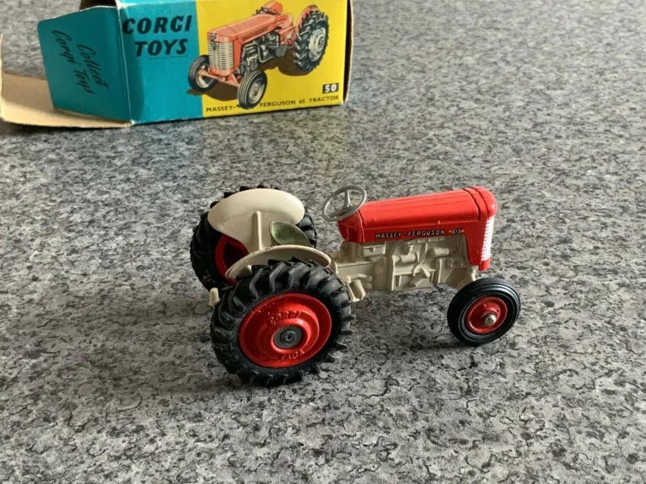 Billede 2 - Corgi Toys No. 50 Massey-Ferguson 65 Tractor