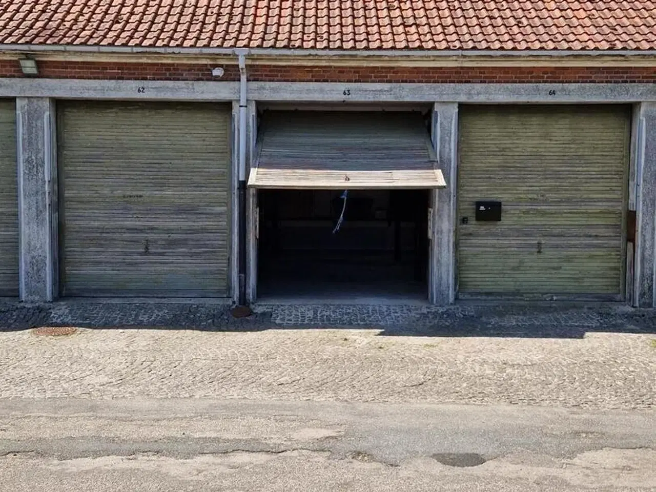 Billede 2 - Velbeliggende garage -og lager lejemål på den gamle Kaserne.