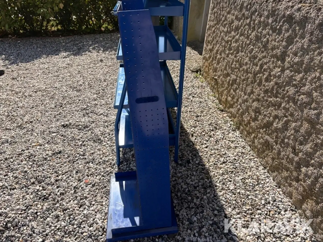 Billede 12 - Blandet lot med værkstedsskab og reoler.