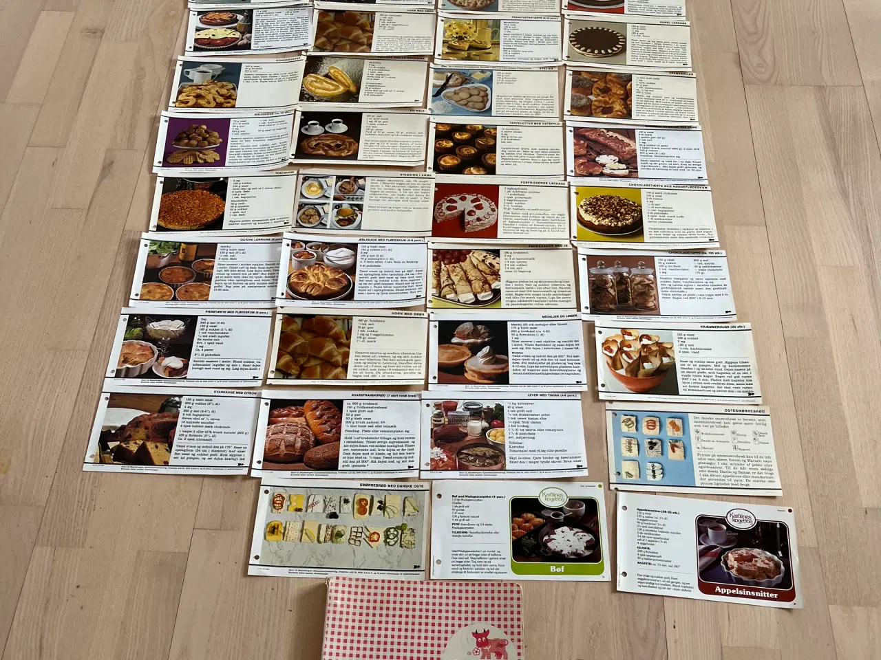 Billede 1 - 55 karolines opskrifter og en mappe