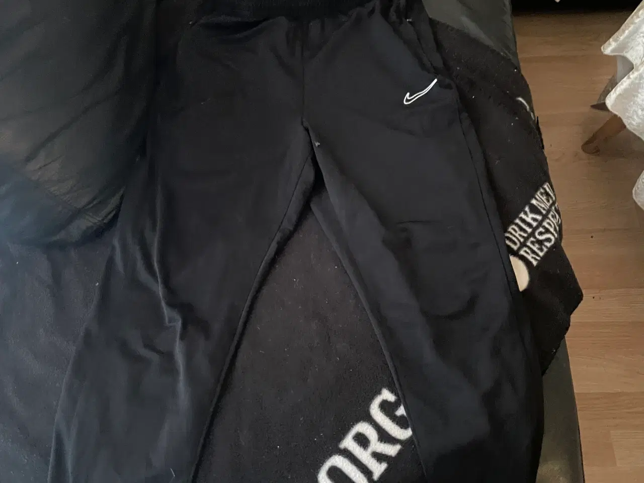 Billede 6 - Nike træningstøj 2 sæt, nyt. Alt er str M. Byd👍