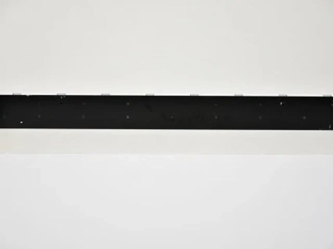 Billede 3 - Knax knagerække i hvid med 8 alu knage
