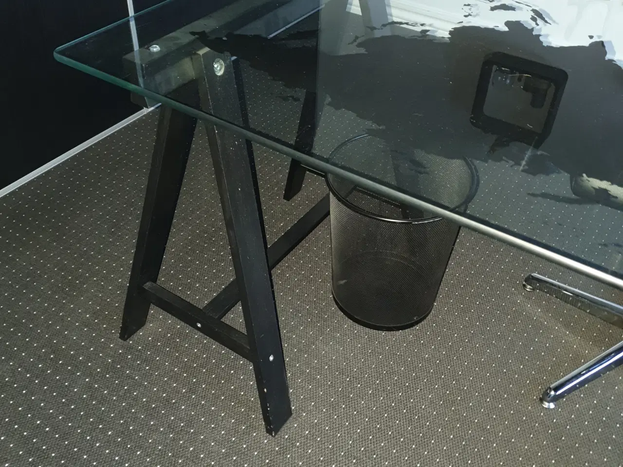 Billede 2 - Glas bord. Evt med 2 stole