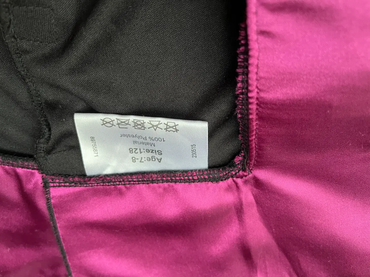 Billede 4 - Udklædningskjole med krave 