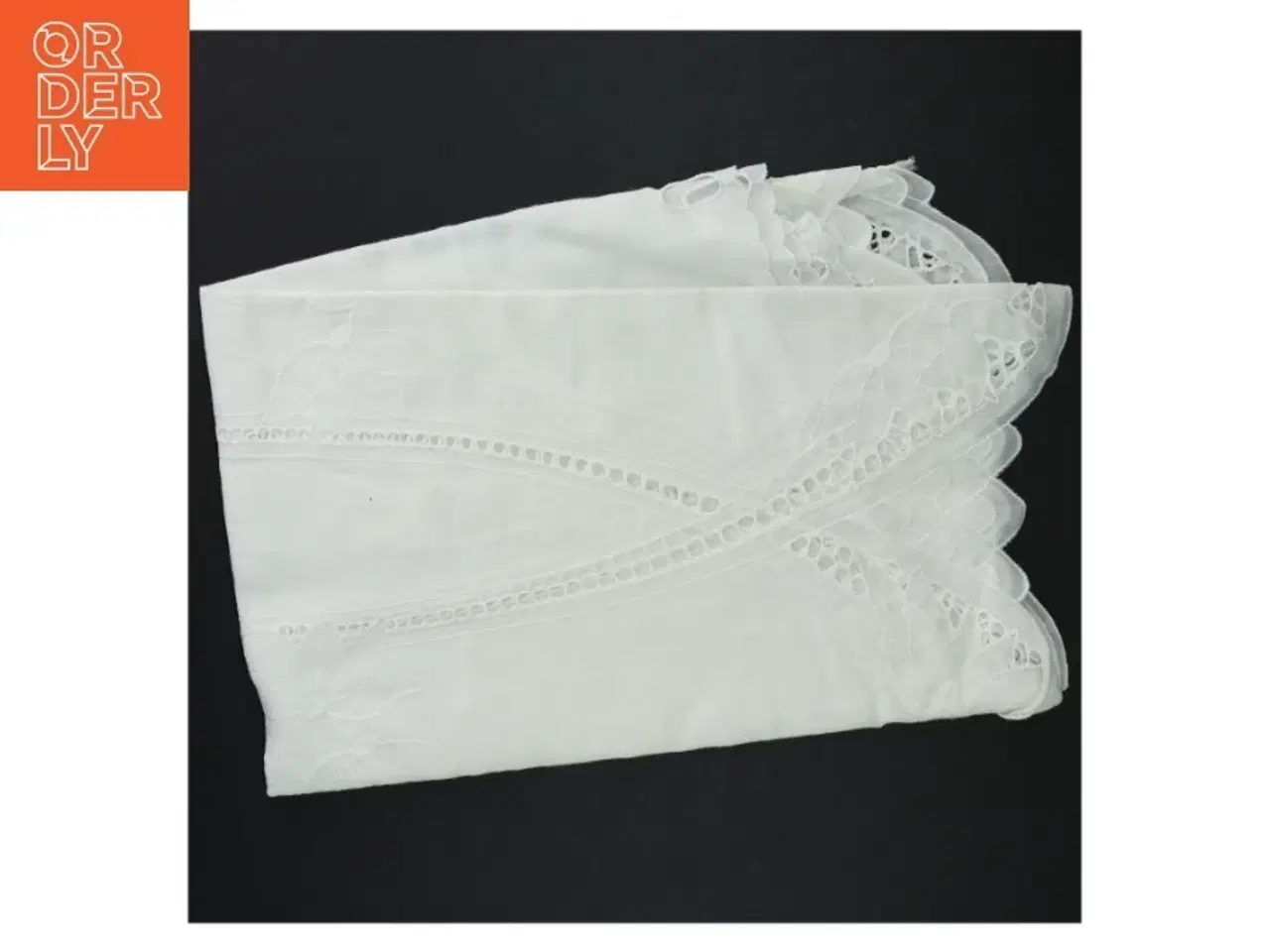 Billede 2 - Hvidt broderet stof (str. 54. x, 155 cm)