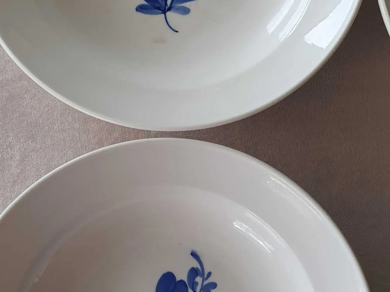 Billede 4 - Tallerkner med blå blomst