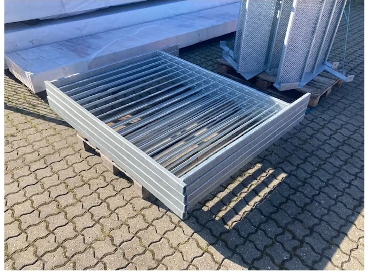 Billede 5 - Ref: Gelænder